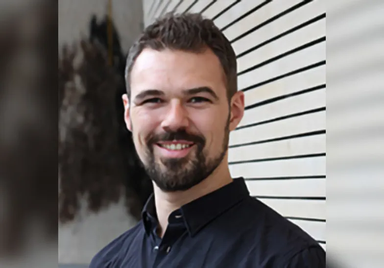 Dr Rowland Curtis