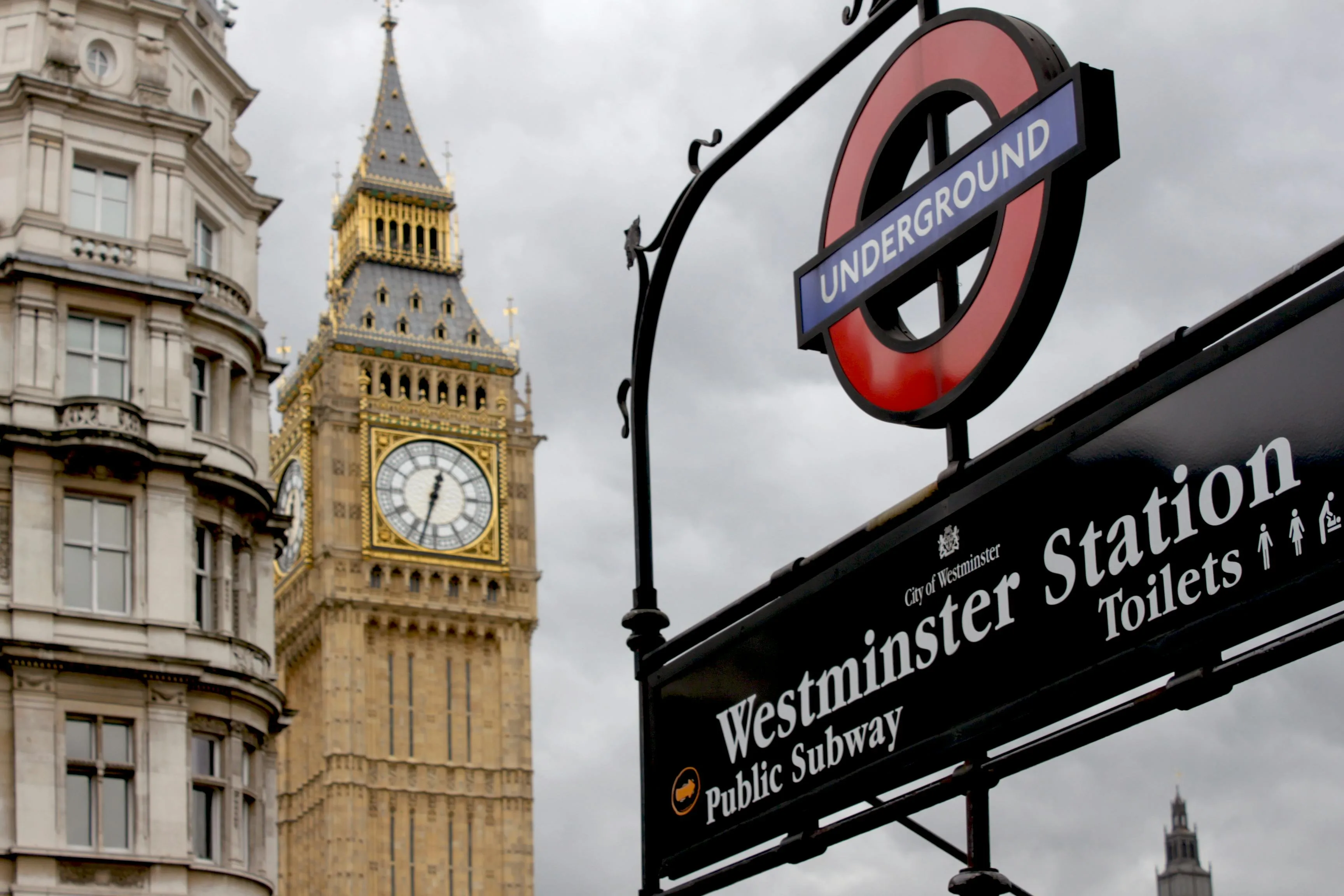 Westminster tube sign and big ben