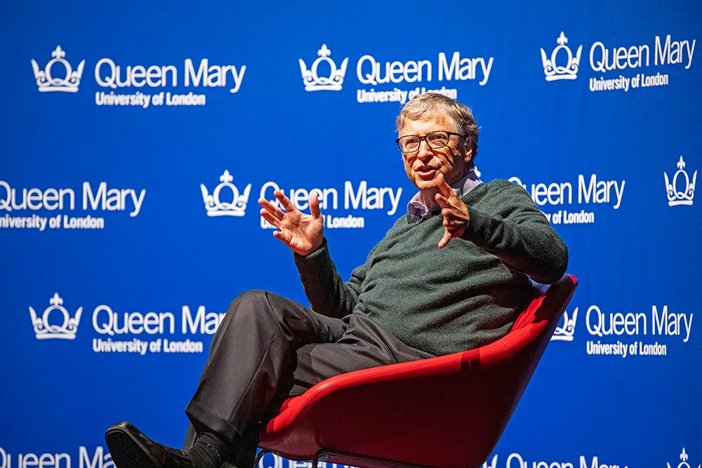 When asked by a student medic about the healthcare issues likely to present a challenge in the near future Bill Gates said they would be malnutrition, but also obesity for the ‘rich world’.