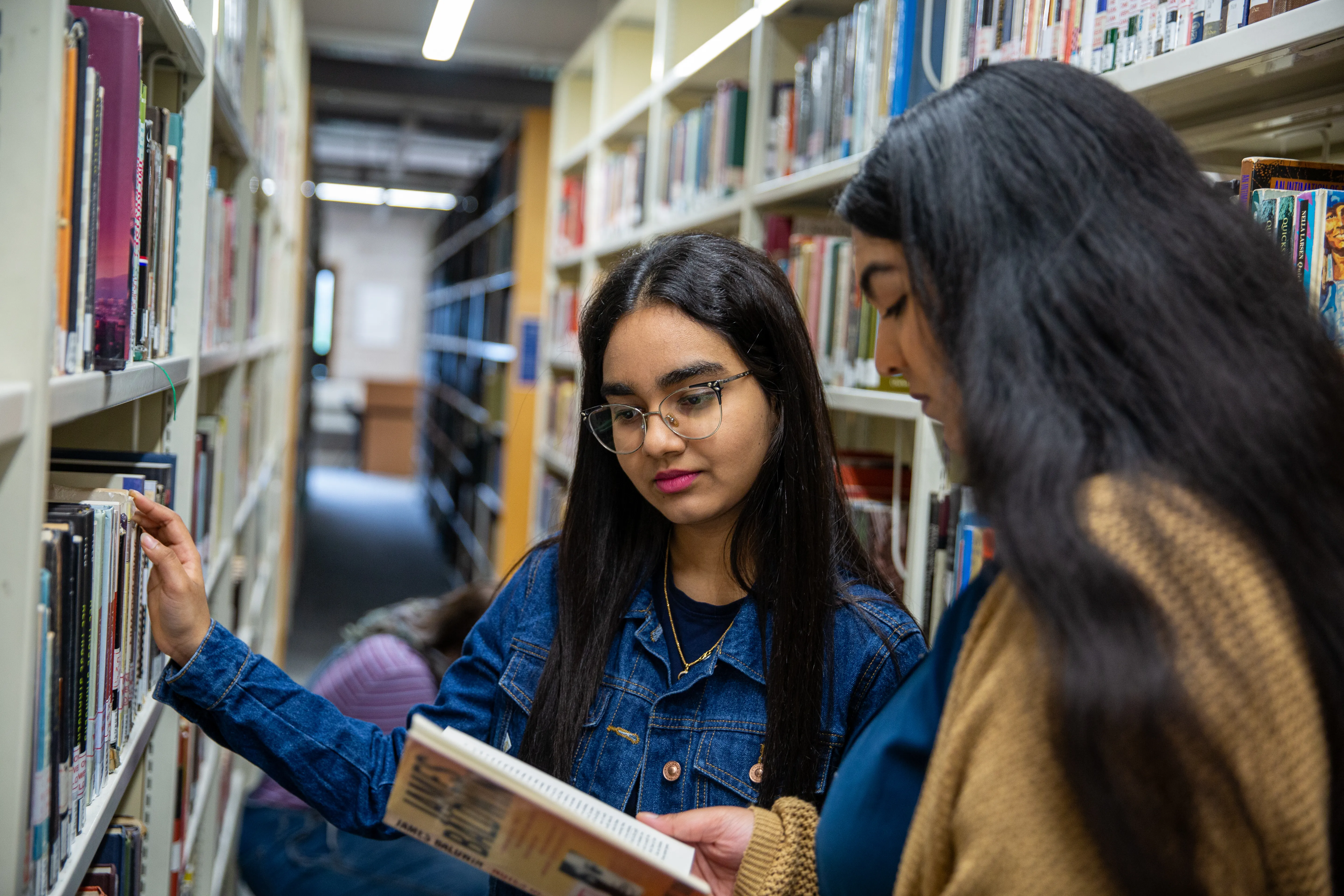 Undergraduate Associate (Spring Semester)
