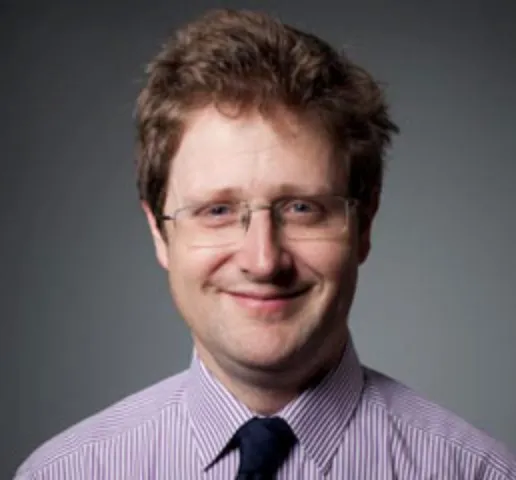 Simon Holmes 