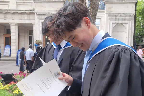 Portrait of Cho Waai Man, BSc Accounting and Finance Graduate