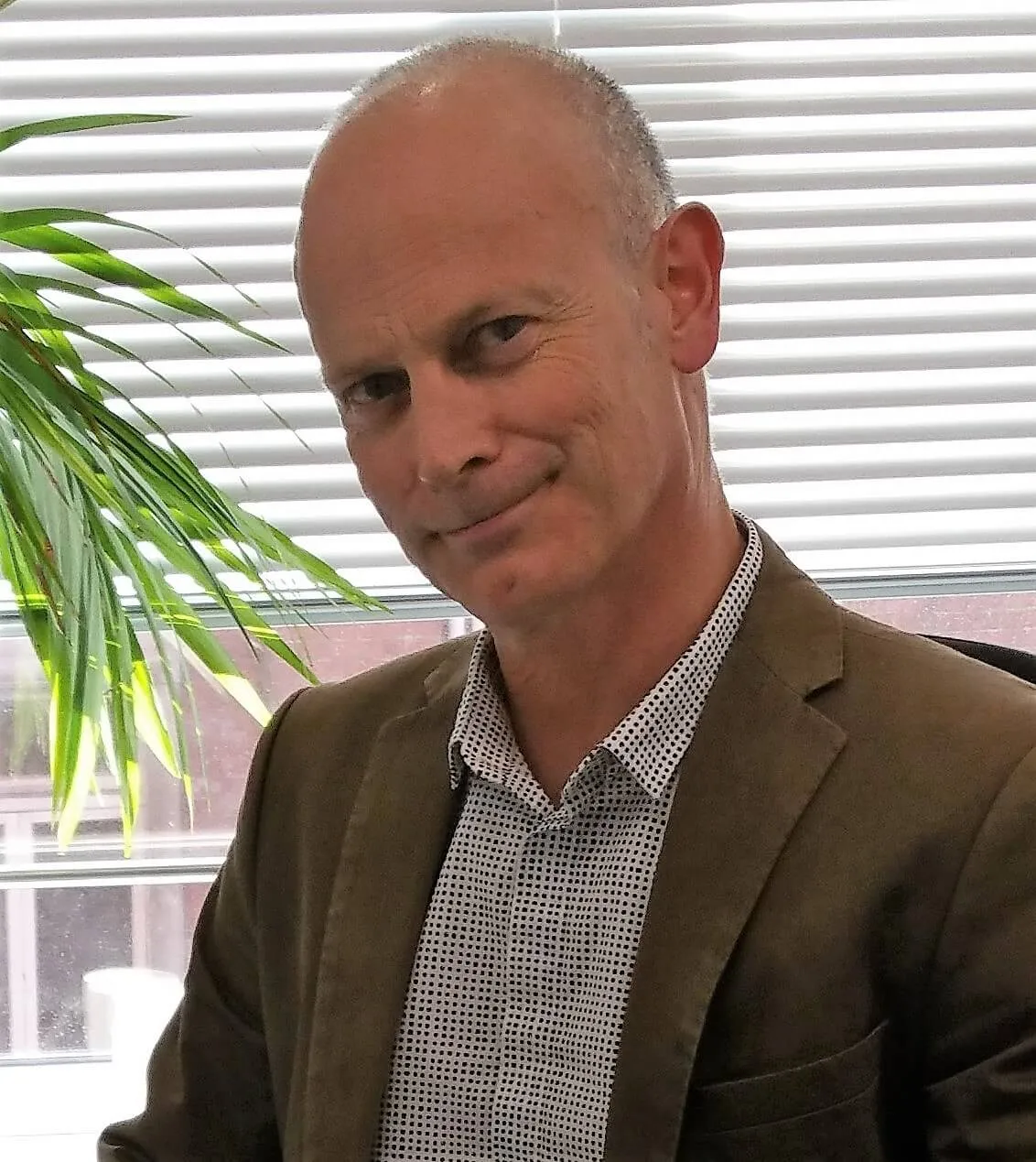 Headshot of alumnus Julian Robinson