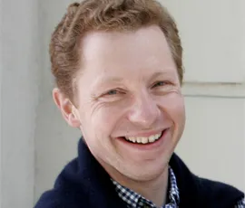 Dr Peter Howarth