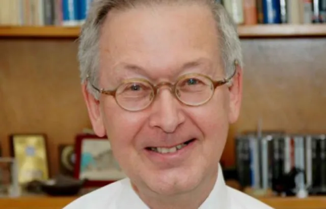 Headshot of Professor Sir Colin Humphreys