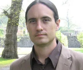 Dr Michael Proulx 