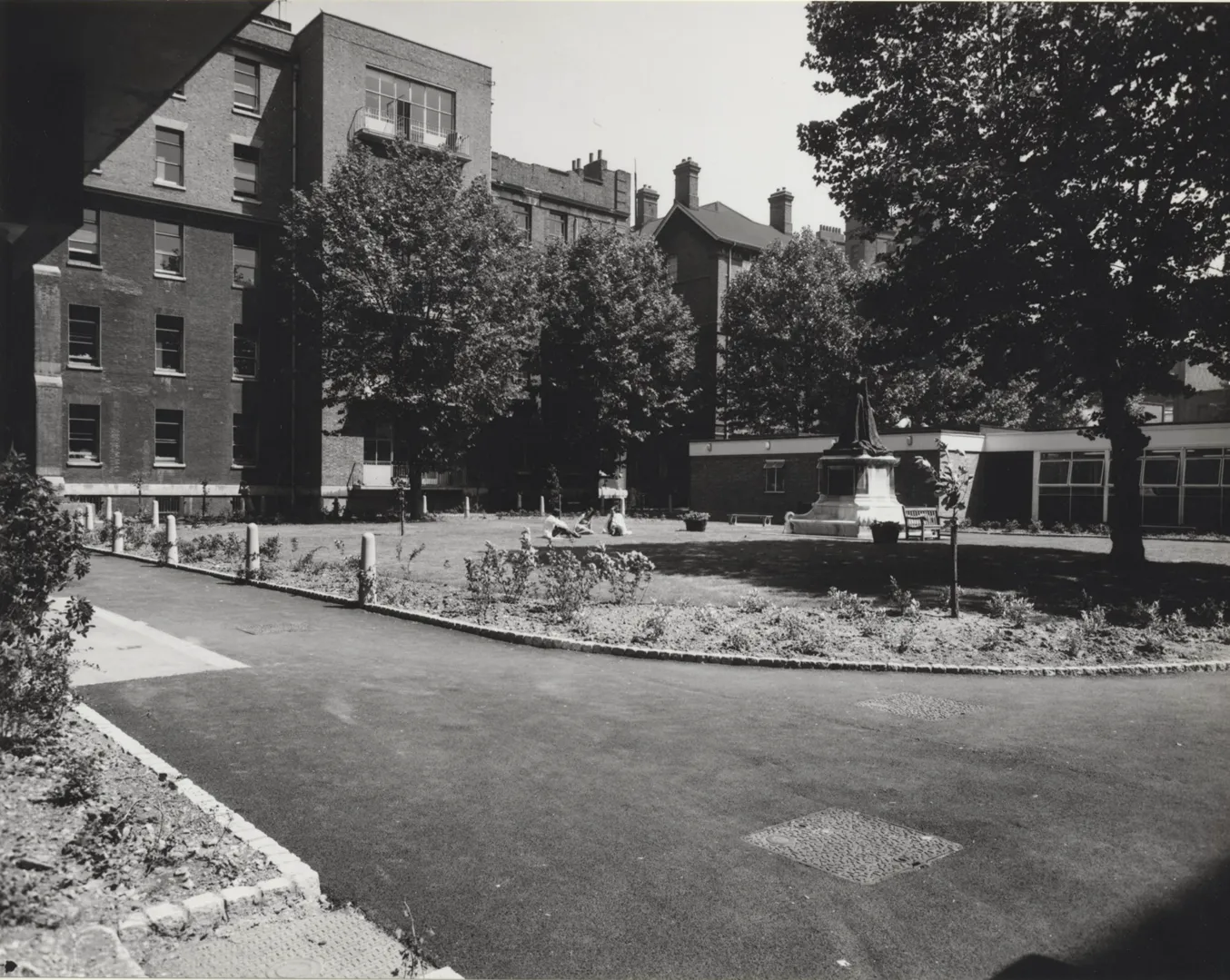 Photo of the East Wing of St Bartholomew's Hospital in 1974